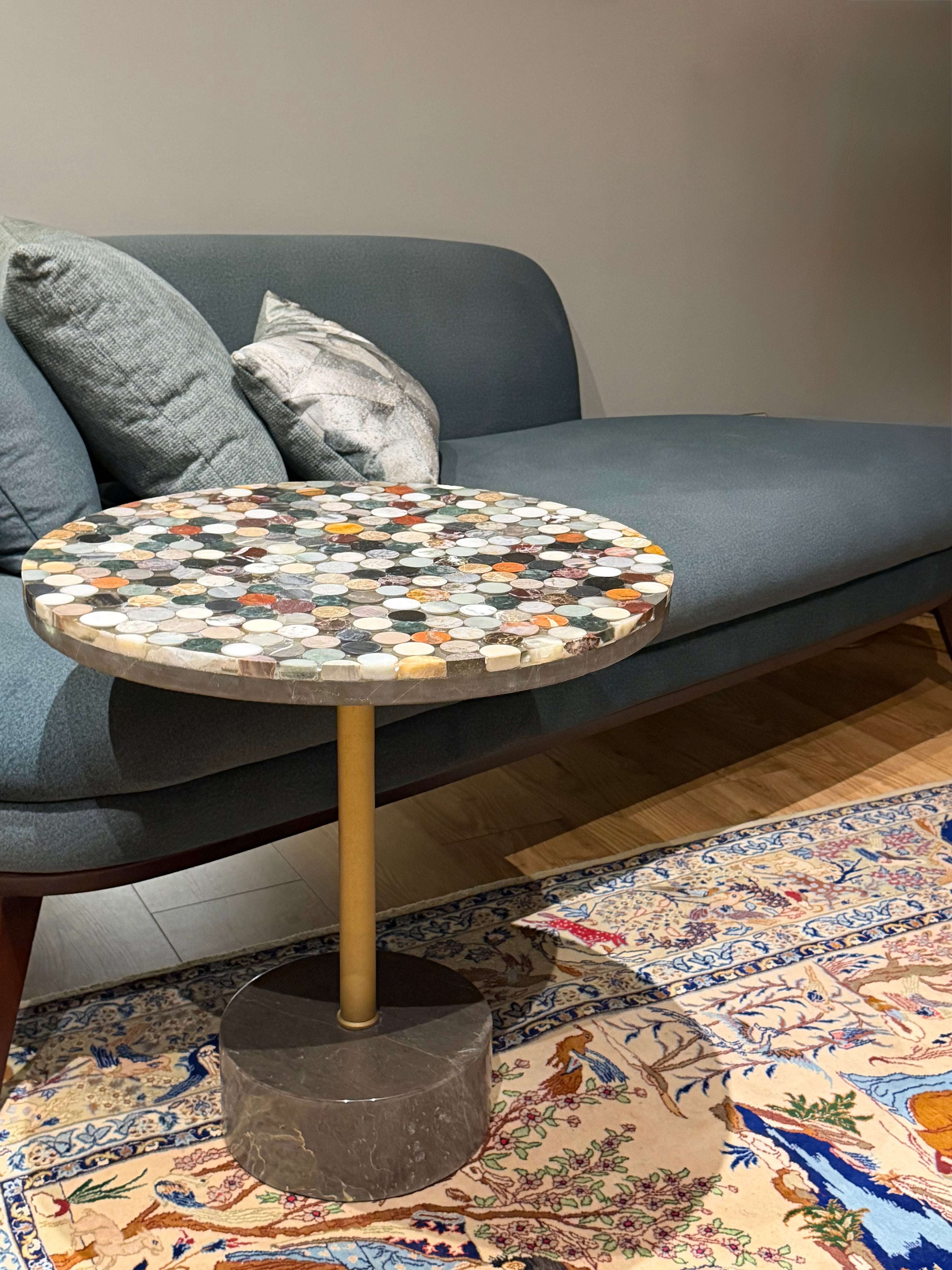 MOZAY’Q SIDE TABLE