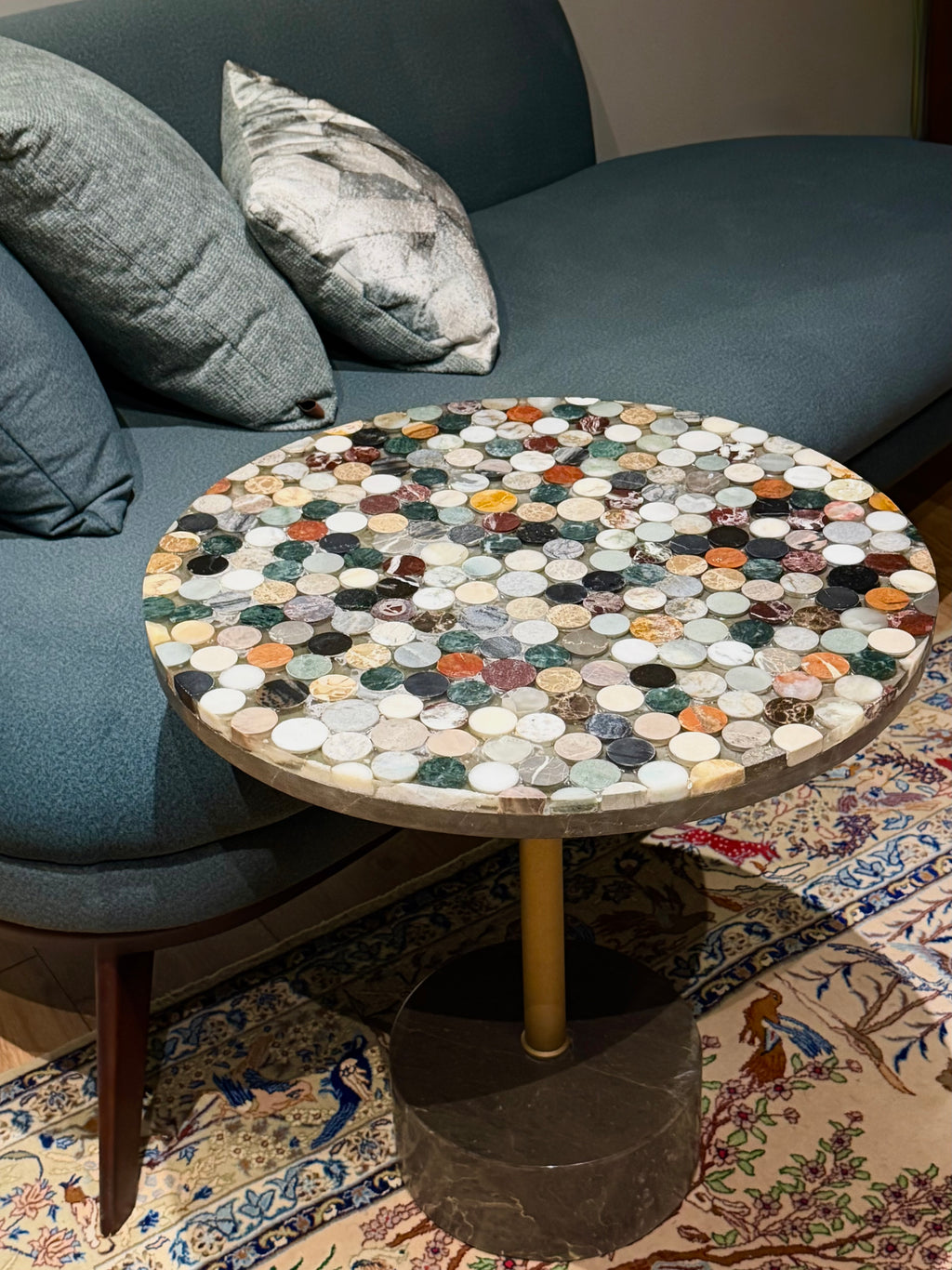 MOZAY’Q SIDE TABLE